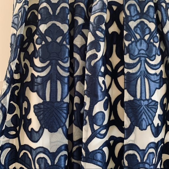 Cachet from Lord and Taylor - Picture 8 of 10